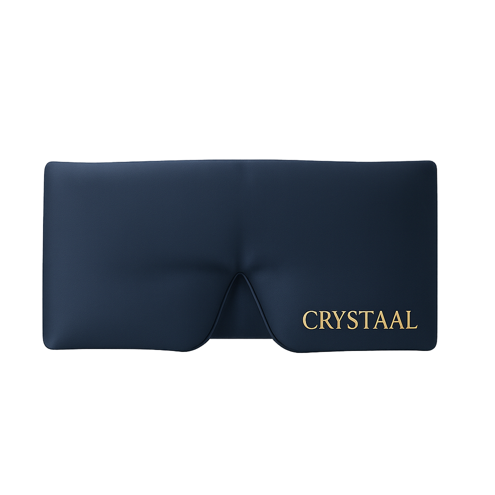 masque de nuit en soie bleu marine avec logo CRYSTAAL, accessoire de sommeil en soie doux et occultant
